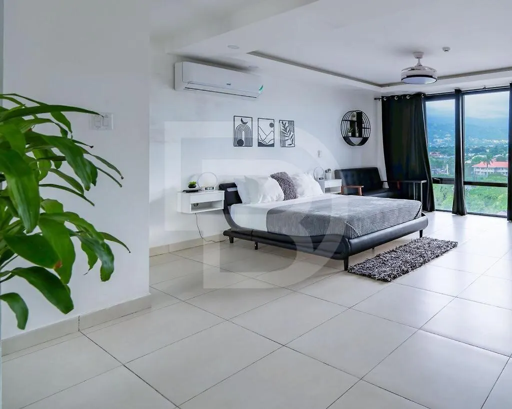 Luxury Condo - Pool In Kingston - G28 0*,  Ямайка